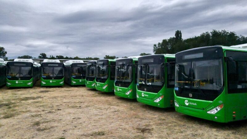 Автобус менен троллейбустарда жол кире накталай төлөнсө 25 сом болот