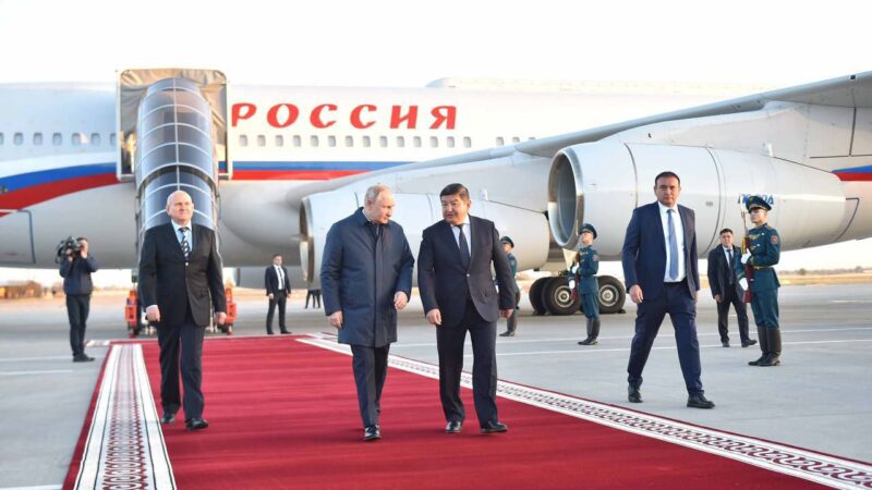 Россиянын президенти Владимир Путин Кыргызстанга келди