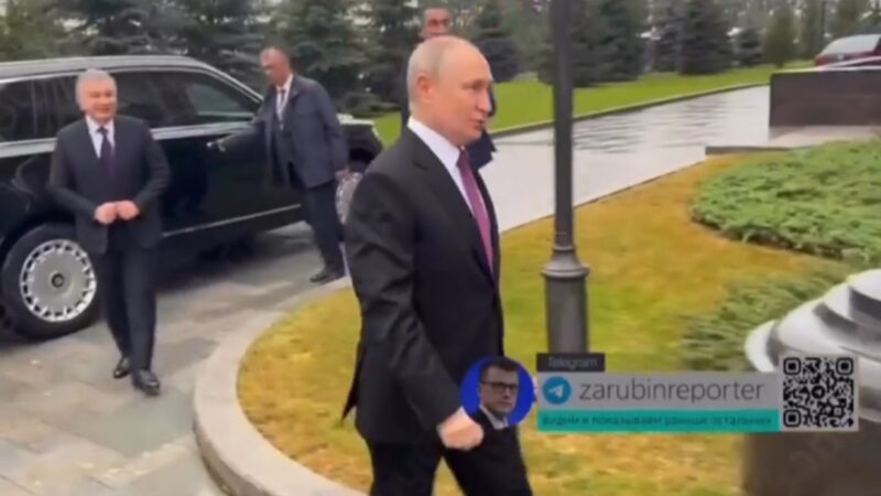 Путин жаңы жолтандабасына Мирзиёев менен Токаевди салып өзү айдады