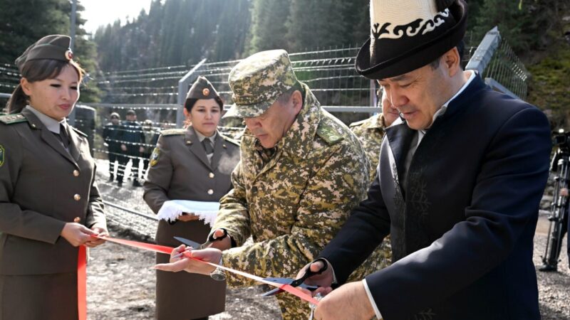 Президент Түп районунун алыскы жергесинде жаңы чек ара бекетин ачты
