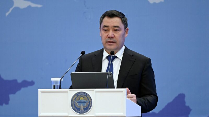 Садыр Жапаров: “3 жыл аралыгында жол техникаларынын санын 700гө жеткиребиз”