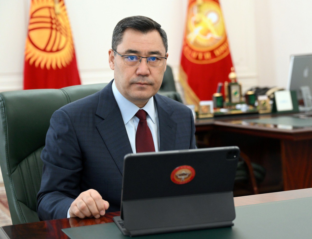 Жапаров: Мамлекет майыптуулугу бар жарандарына ар тараптуу колдоо көрсөтүү аракетин көрүп келет