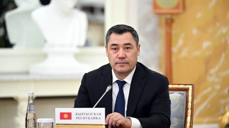 Садыр Жапаров: Алдамчылык жарытпайт, туугандар. Токтоткула мындайды