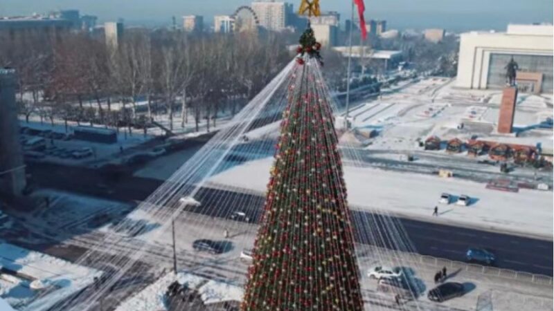 Бүгүн борбордук аянтта жаңы жылдык балатынын оту жанат