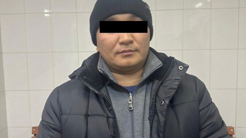 “Дордой” базарында салык чогултууга жооптуу 5 кызматкер кармалды