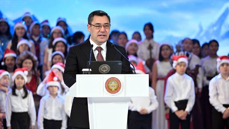 Президент: Биз билим аркылуу гана өнүккөн өлкөнү курууга жетишебиз