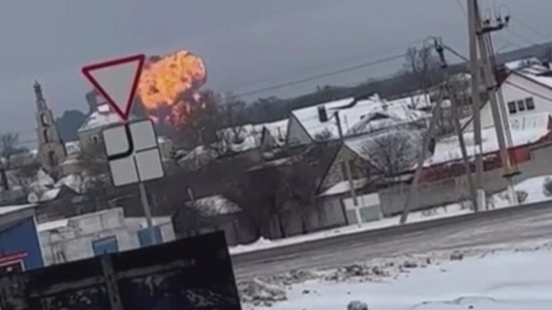 Белгород облусунда туткундарды ташып бараткан Ил-76 учагы кулады