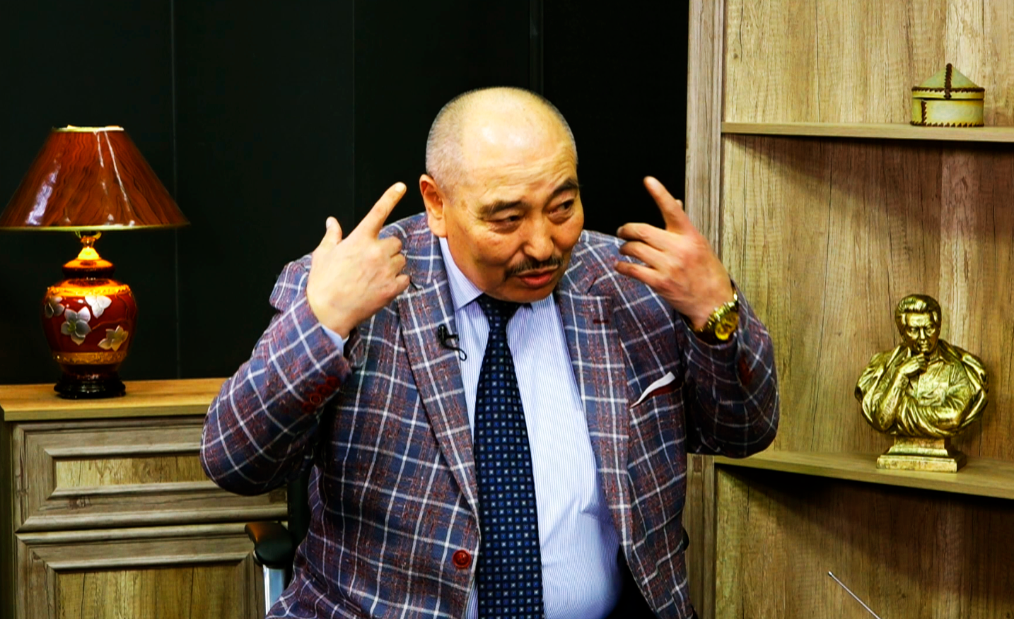 Курмангазы Азыкбаев: Кыргыздар үрп-адатыбызды унутпай, байыркы күчүбүздү жандантыш керекпиз