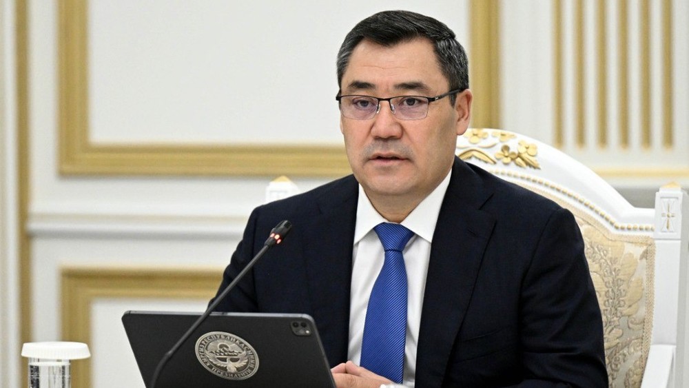 Садыр Жапаров ЖЭБдеги кырдаалды жеке көзөмөлүнө алды