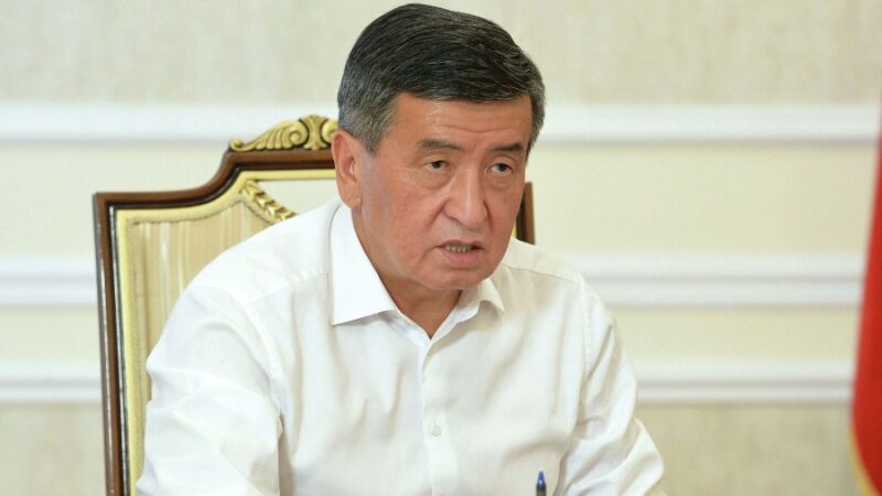 Сооронбай Жээнбековдун экс-президент макамын алуу сунушталды