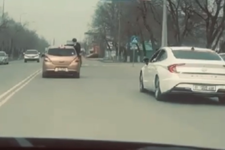 Ээнбаштык кылган дагы эки айдоочуга айып пул салынды