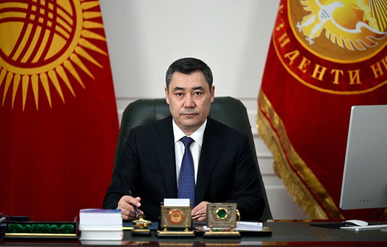Президент чек арадагы эки ирет кайталанган каргашаны эскерип, кайрылуу жолдоду