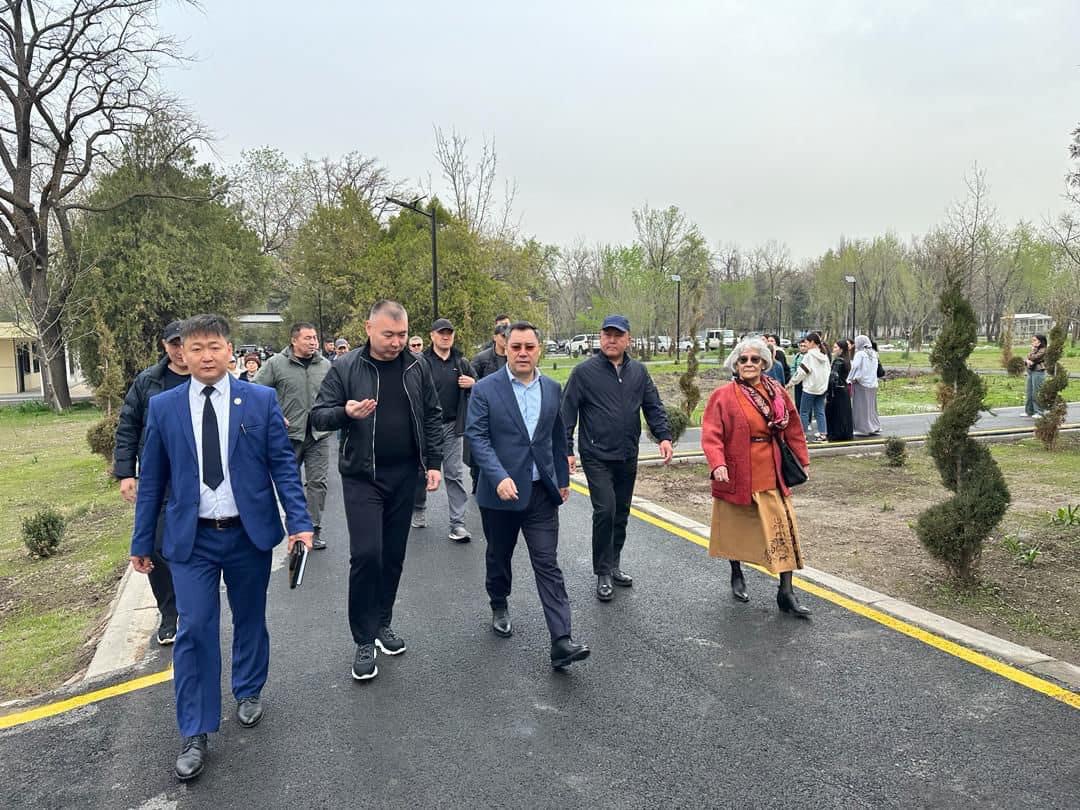 Садыр Жапаров Улуттук илимдер академиясына пландан тышкары барды