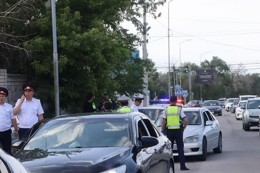 “Акыркы коңгуроодон” кийин бүтүрүүчүлөрдү тоого ташыган 48 унаа аныкталды