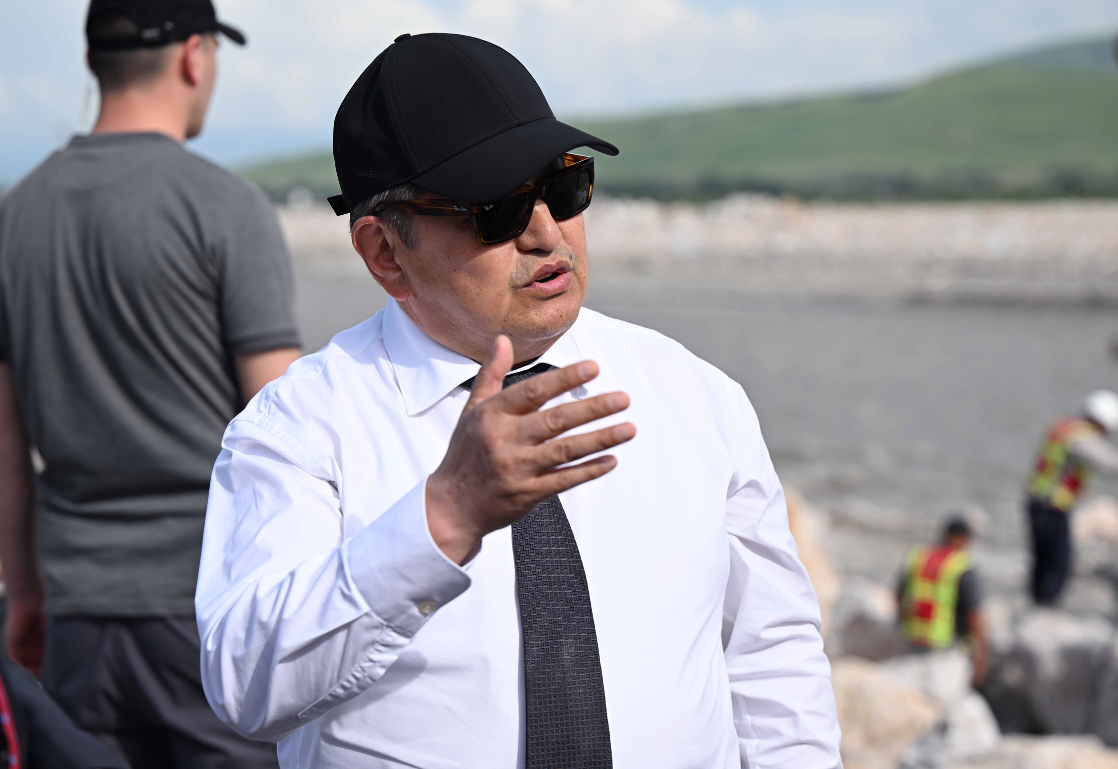 Жапаров Өзгөн айланма жолун көрүп чыкты
