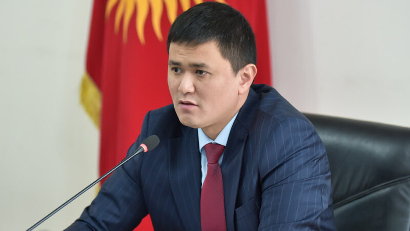 Нурдан Орунтаев: Жер тарып бара жатат. Реновацияга баруу керек