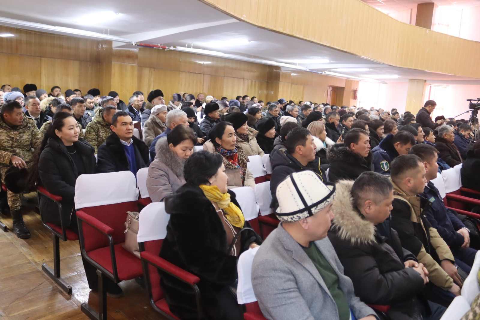 Нарында кызматкерлерге коррупциялык кылмыштар үчүн күчөтүлгөн жоопкерчилик эскертилди