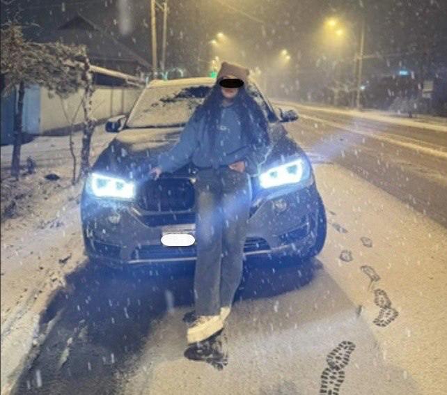 Кайрымдуулукка деп акча чогултуп, өзүнө BMW сатып алган кыз кармалды