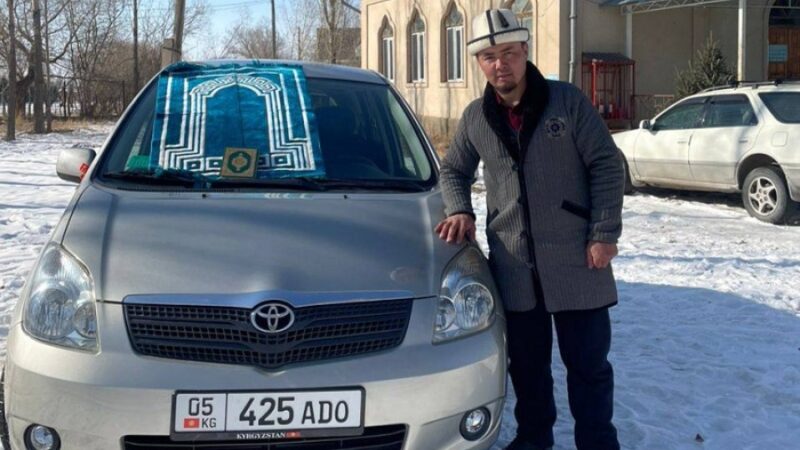 Ат-Башыда имамга жана азанчыга унаа белек кылышты