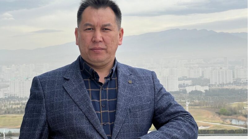 Илязбек Балташев: Журналист менен блогердин айырмасы асман менен жердей