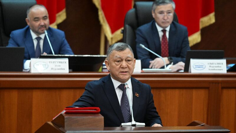 Жаңы депутат Пархат Тулендыбаев ант берди