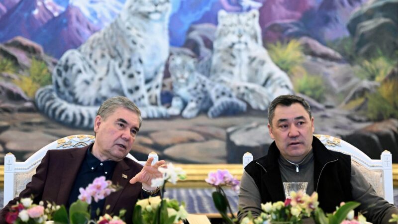 Президент Садыр Жапаров жана Гурбангулы Бердымухамедов Чолпон-Атадагы «Рух-Ордо» маданий борборуна барышты