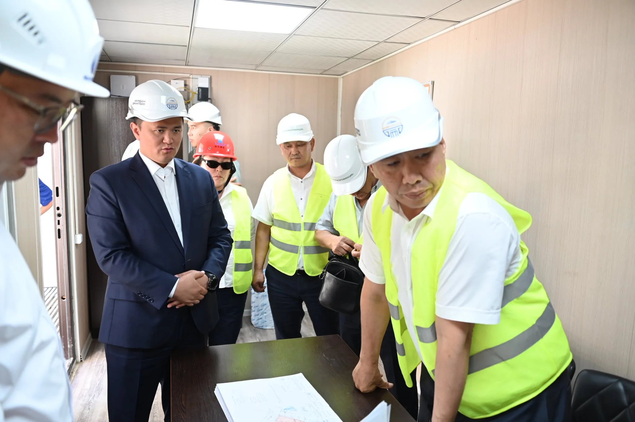 Орунтаев Бишкектеги курулуш объектилерине күтүүсүз текшерүү жүргүздү