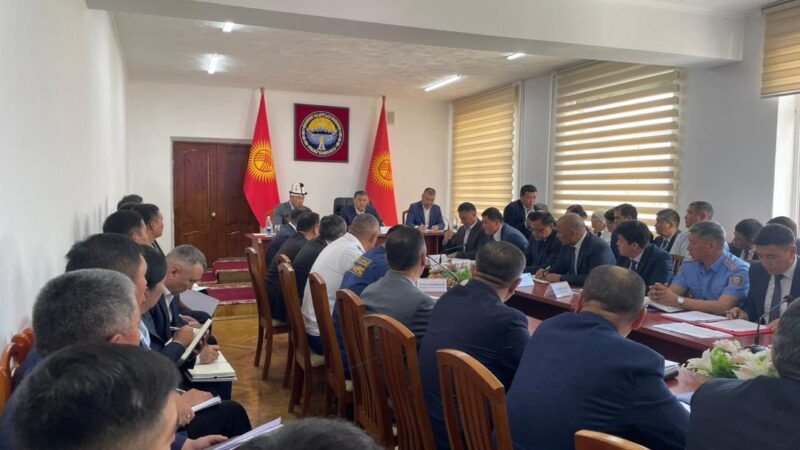 Президент өзүнүн фондунан Нарын шаарына 807 млн сом бөлүп берди