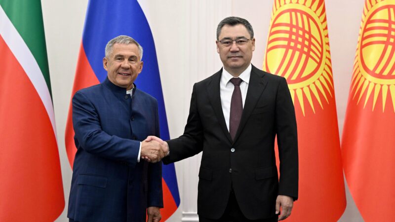 Садыр Жапаров Татарстандын раиси Рустам Минниханов менен жолугушту