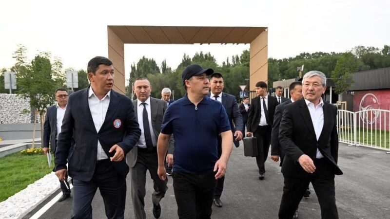 Садыр Жапаров Бишкекте «Алга» спорт комплексин ачты