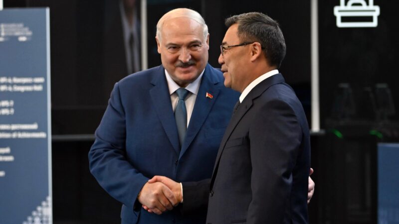 Садыр Жапаров БелЭКСПО Эл аралык көргөзмө борборунда IV ЕЭ форумуна катышууда