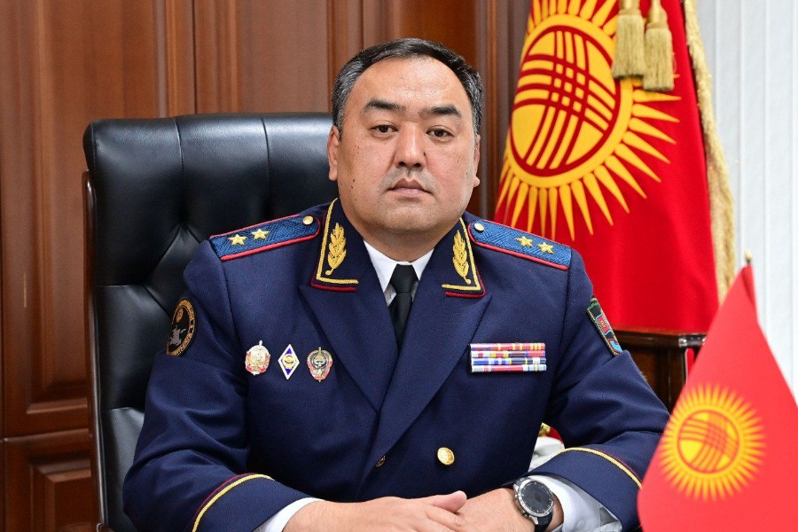 ИИМ министри өлкөдө мыйзамсыз эмгектенип жүргөн чет өлкөлүк жарандарга кайрылды