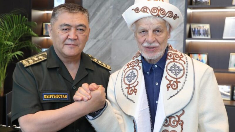 Камчыбек Ташиев белгилүү италиялык актёр жана режиссёр Микеле Плачидо менен жолукту