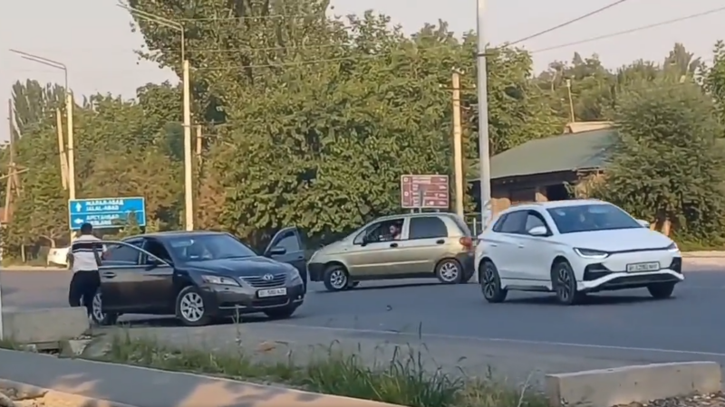 Базар-Коргондо кыз талашып, тапанча менен коркуткандар кармалды