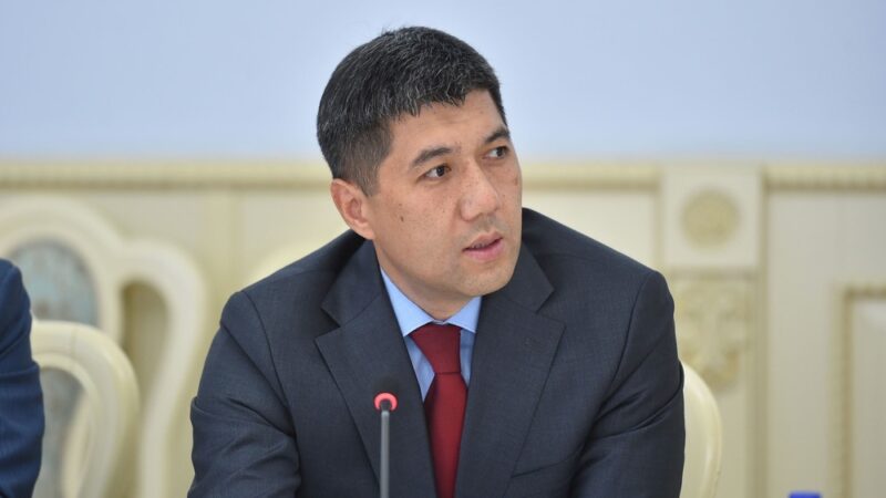 Президент Улуттук банктын төрагасына сөгүш жарыялады