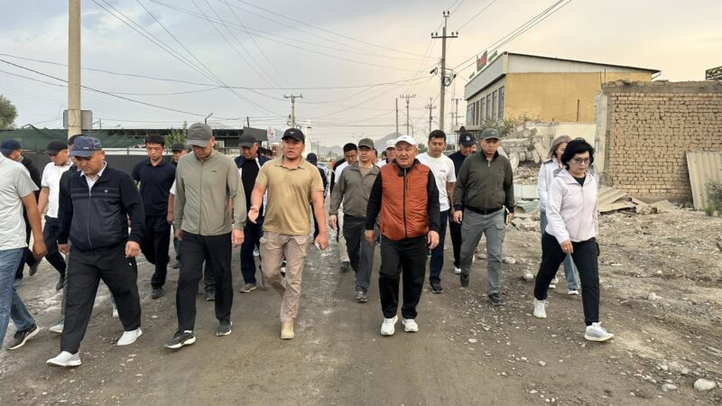 «Бирөөнө да отпуск жок!» Оштун мэри кызматкерлерин жазаламай болду
