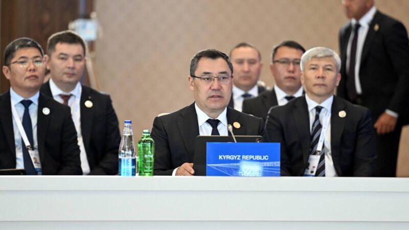 Садыр Жапаров Ханкенди шаарындагы ЭКУнун саммитинде сөз сүйлөдү