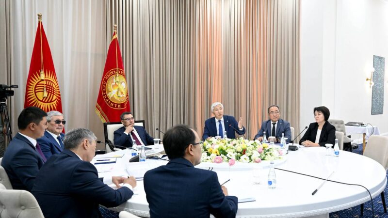 Президент Мамлекеттик башкаруу академиясын модернизациялоо пландары менен таанышты