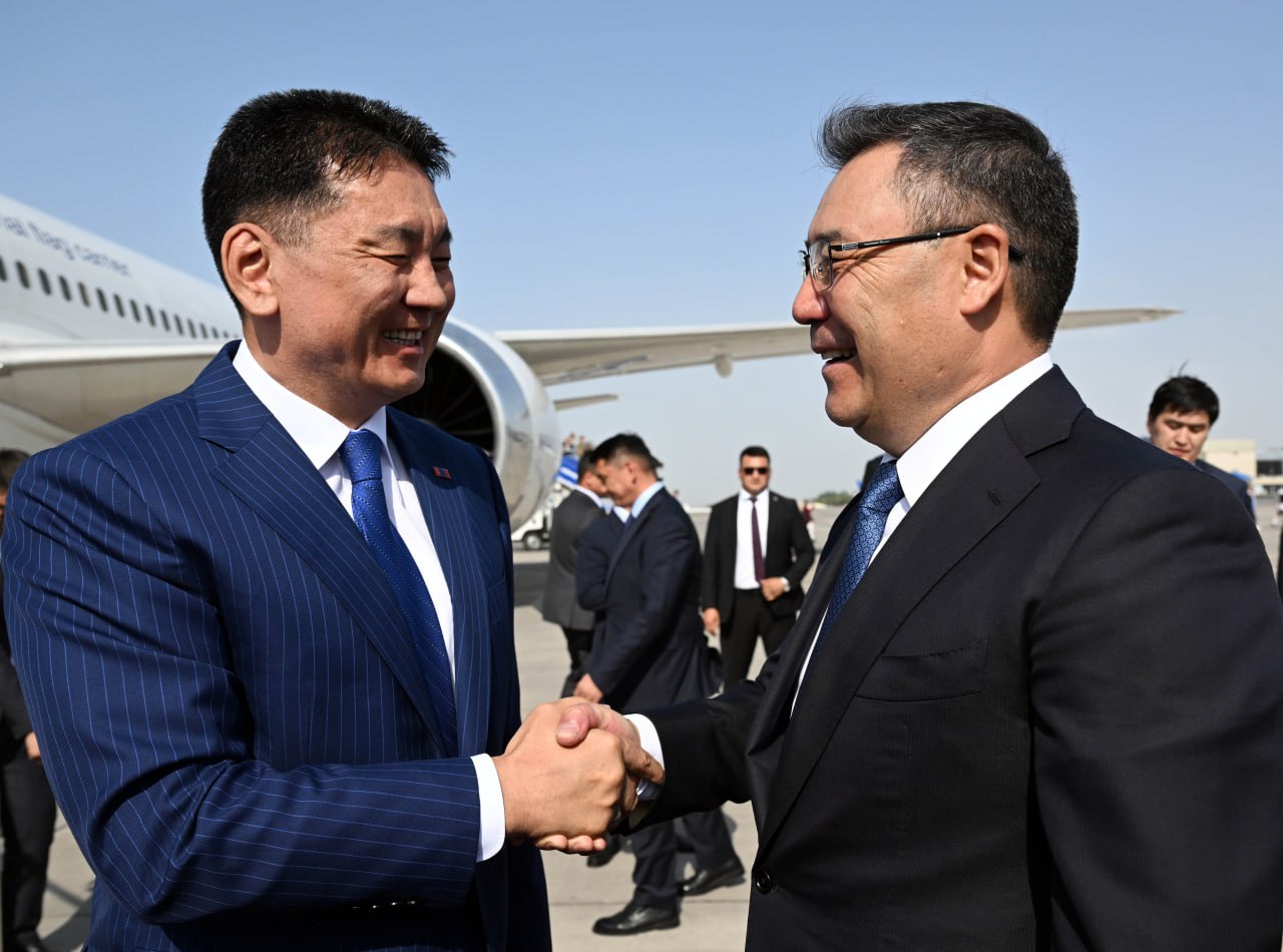 Монголиянын Президенти Кыргызстанга келди