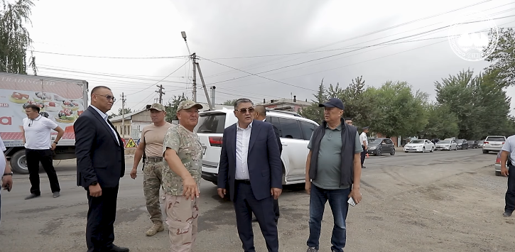 Ташиев Ош шаарынын мэрине автоунаа белек кыларын айтты