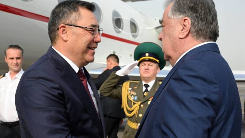 Садыр Жапаров мамлекеттик сапар менен Тажикстанга барды