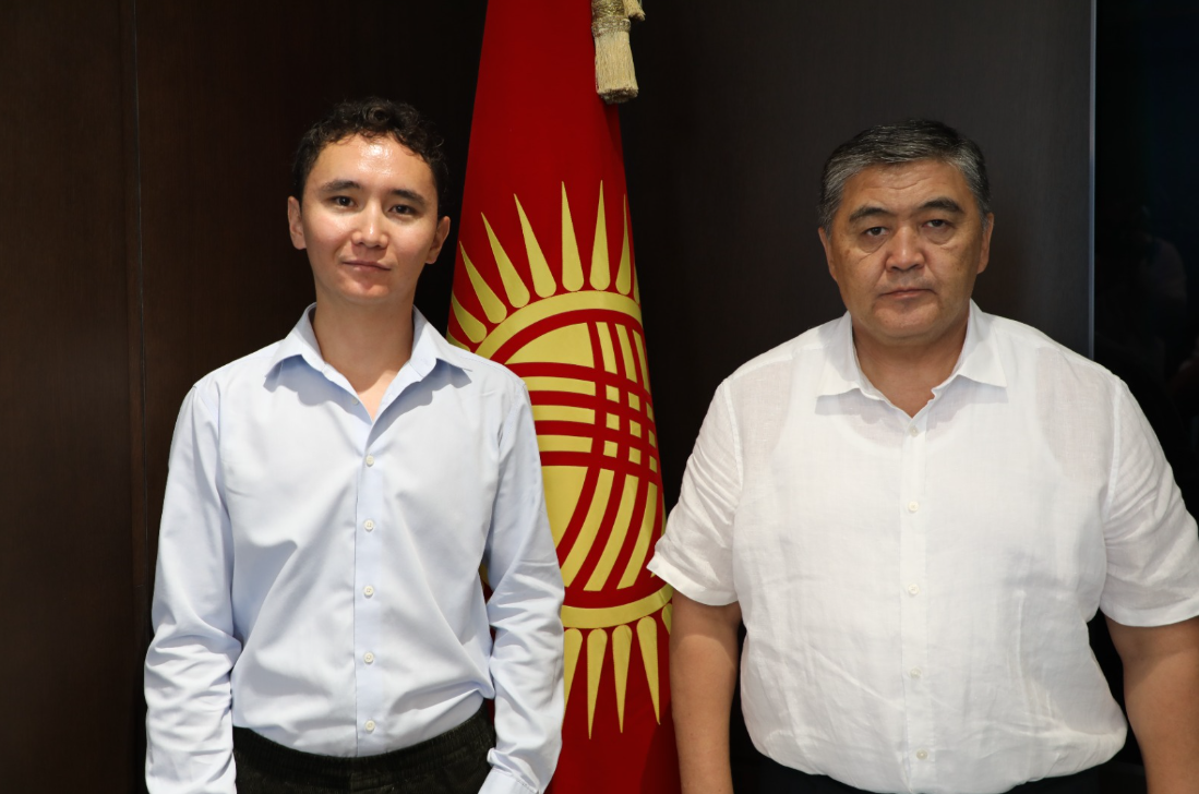 Ташиев Кембридж университетине өткөн Ногойбаевге колдоо көрсөттү