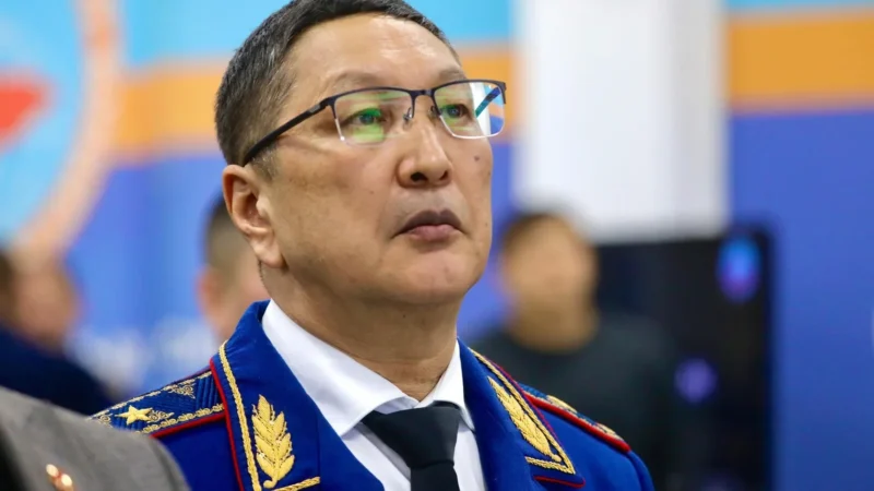 Бообек Ажикеевге “генерал-лейтенант” аскердик наамы ыйгарылды