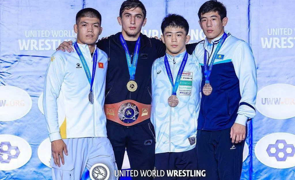 Дүйнө чемпионатында Адилет Акылбеков күмүш медалга татыды