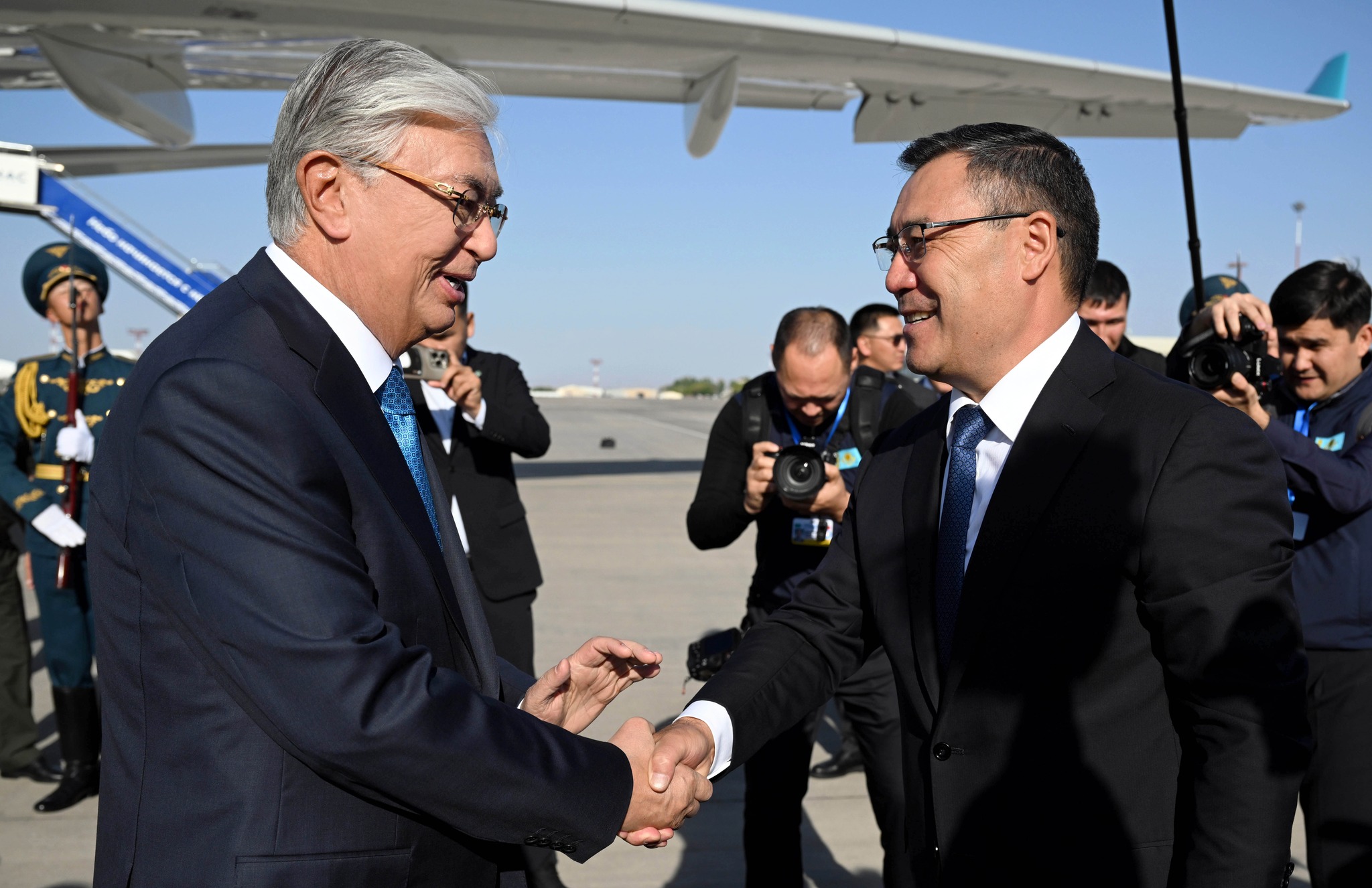 Казакстандын президенти Касым-Жомарт Токаев Кыргызстанга келди