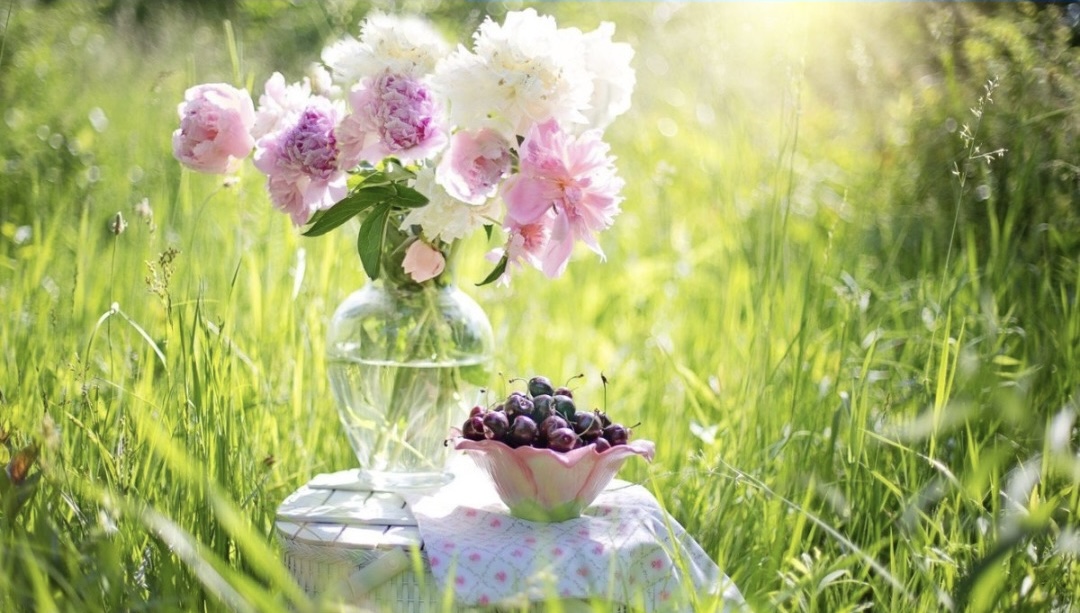 Сүйүүгө, кубанычка жана сансыз мүмкүнчүлүктөргө толгон жаңы күн башталды.  Сизге ийгилик каалайбыз!