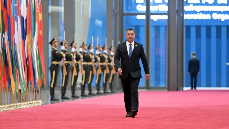 Президент Тяньцзинь шаарындагы ШКУ саммитинин алдындагы иш-чарага катышты