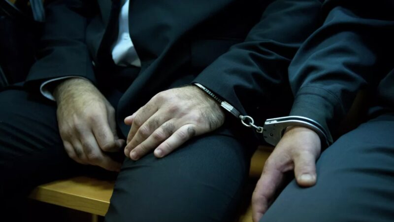 Көмүр кенин ээлеп алган мурдагы депутаттар кармалды