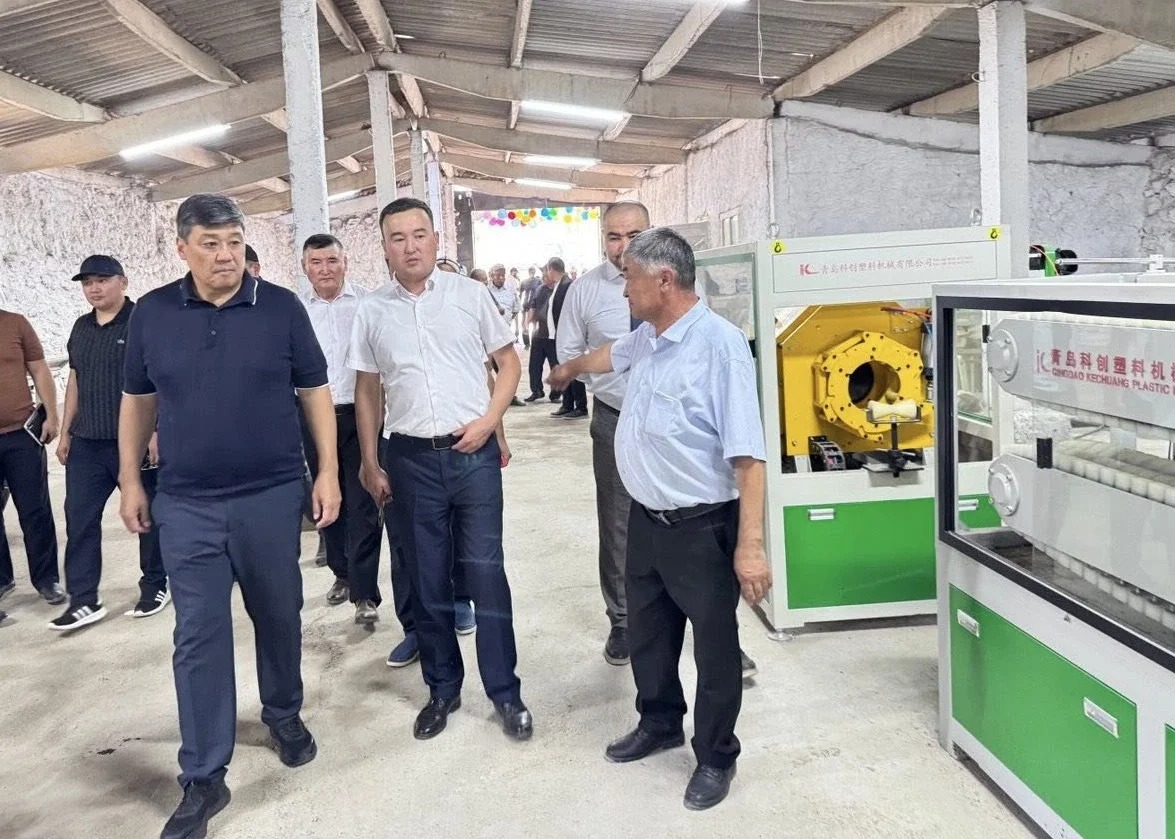 Лейлекте саатына 100 полиэтилен түтүк  өндүрүлүүдө
