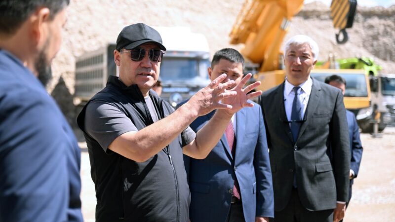 Садыр Жапаров Ысык-Көлдөгү «Түндүк Бетон» ишканасына барды